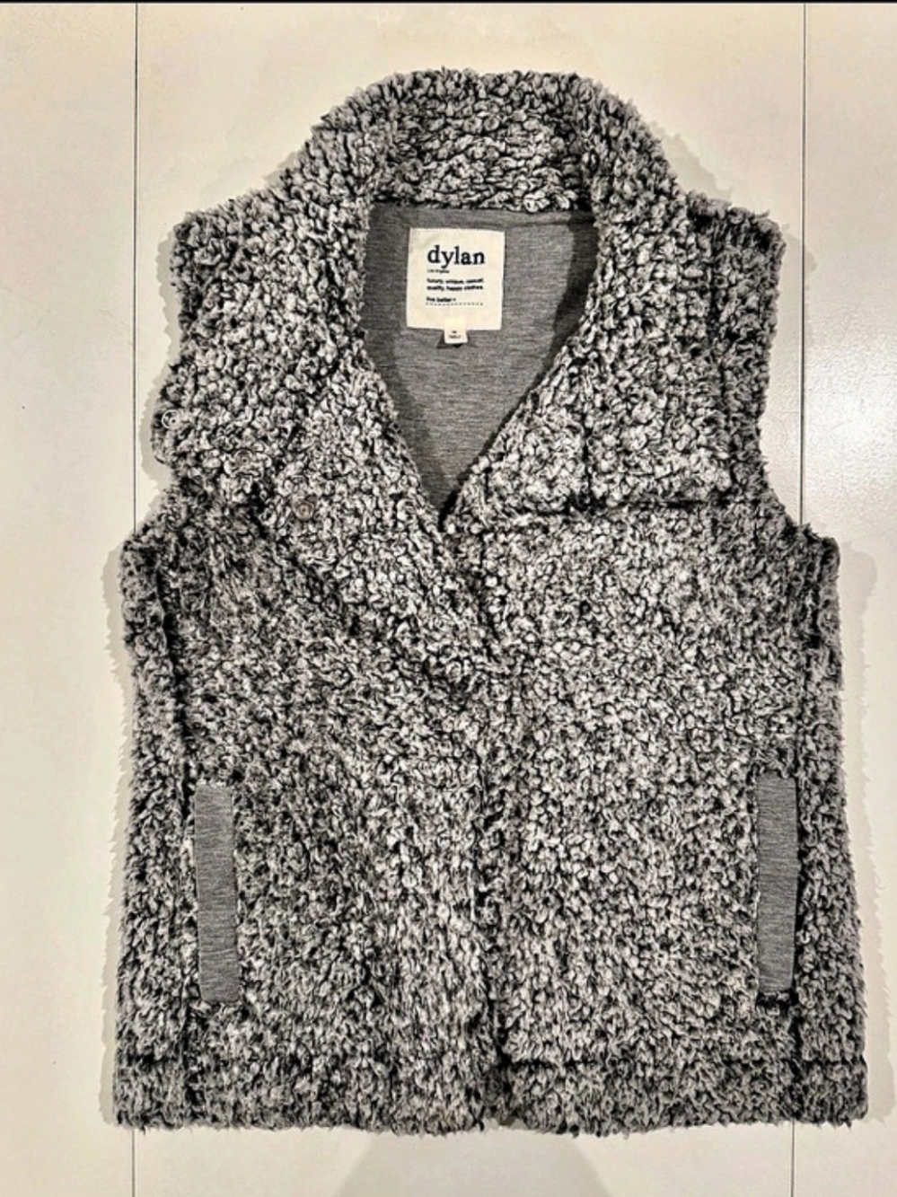 Dylan Los Angeles Faux Fur Sherpa Vest – Women’s Medium